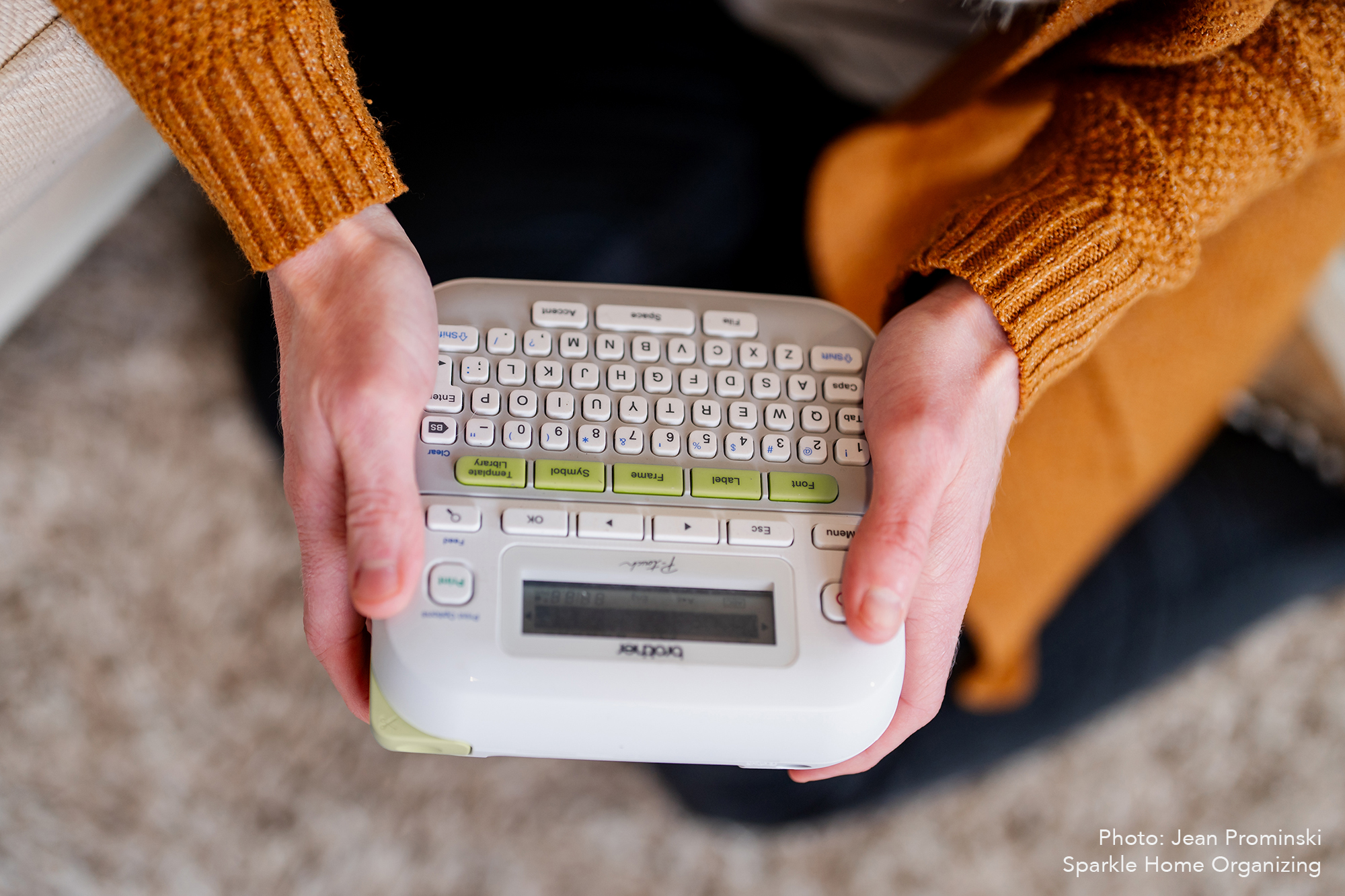 Label maker for organizing
